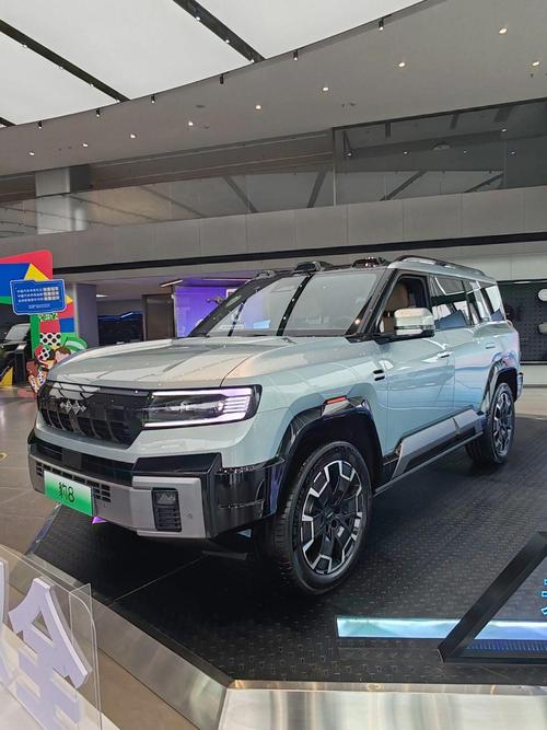 成都237比亚迪方程豹硬派越野的爆款，英菲尼迪35周年与你共成长